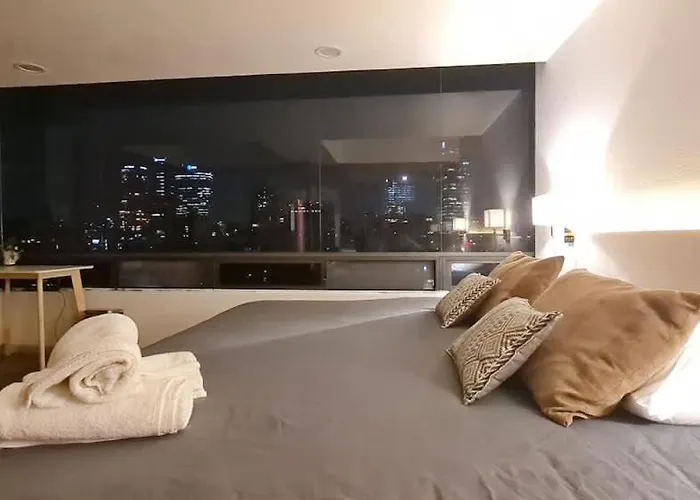 Skyline View King Bed Location Comfortable